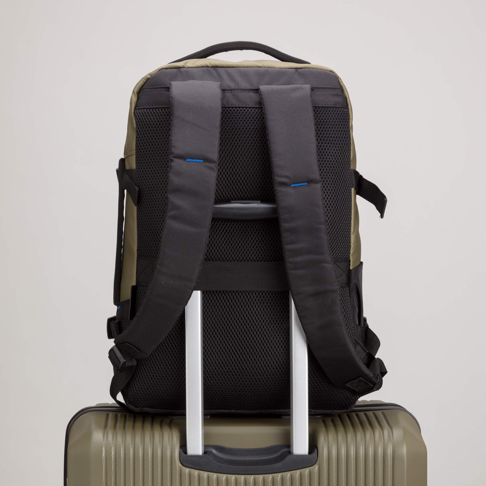 #COLOR_MILITARY GREEN