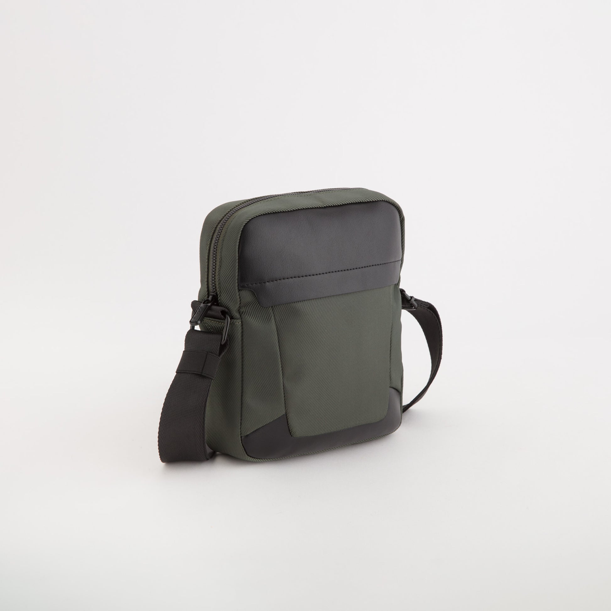 #COLOR_MILITARY GREEN
