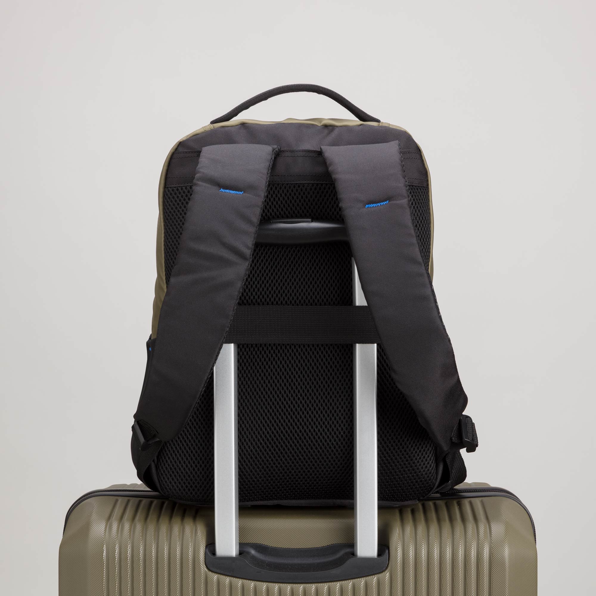 #COLOR_MILITARY GREEN